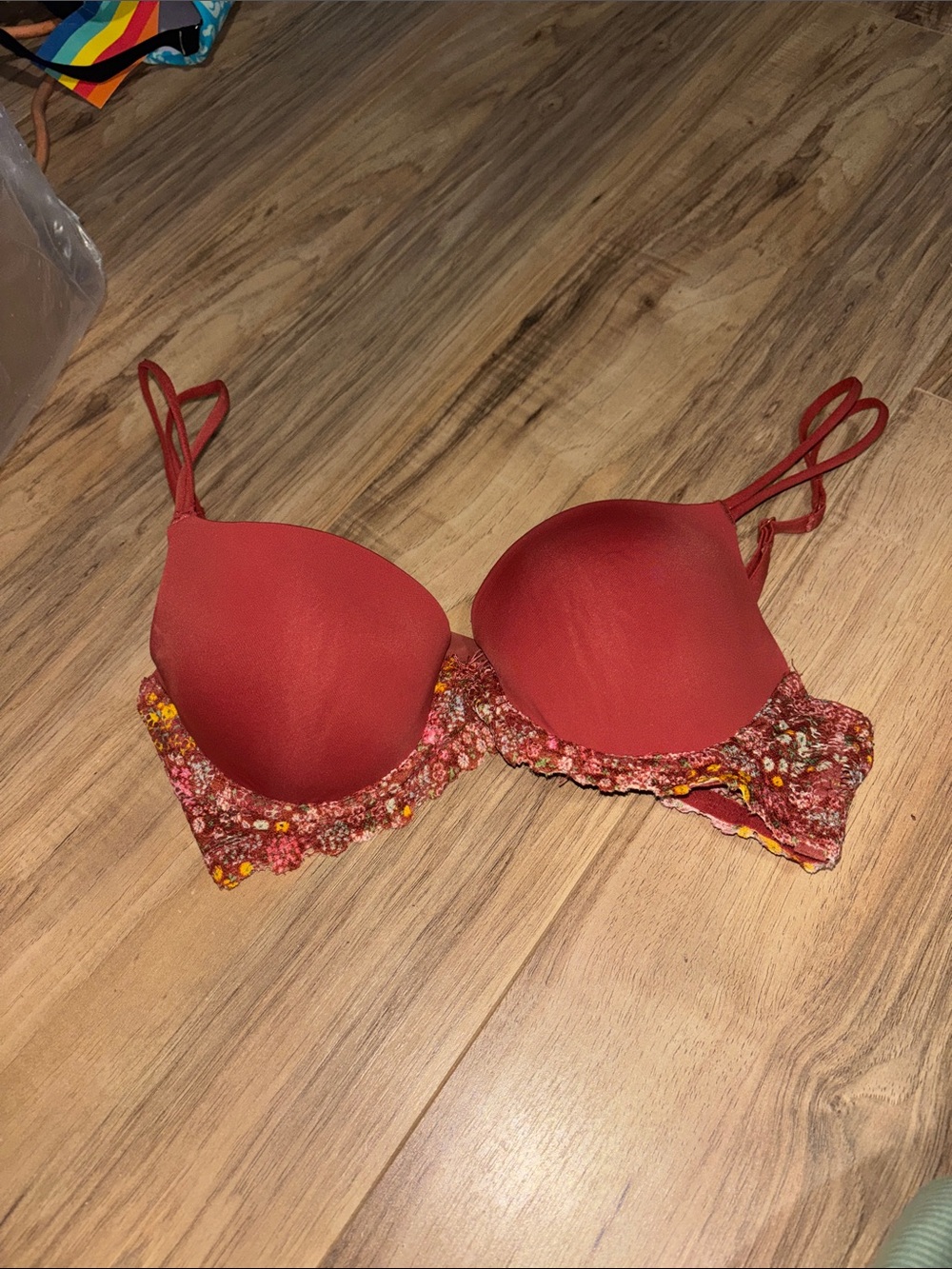 Women’s Seamless Red Up Bra with Floral Lace Trim